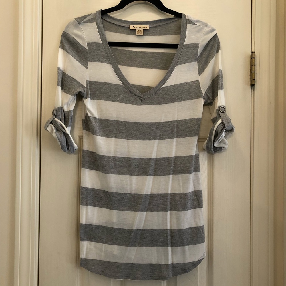 Twenty-one V-Neck Gray and White Stripe Tunic Med